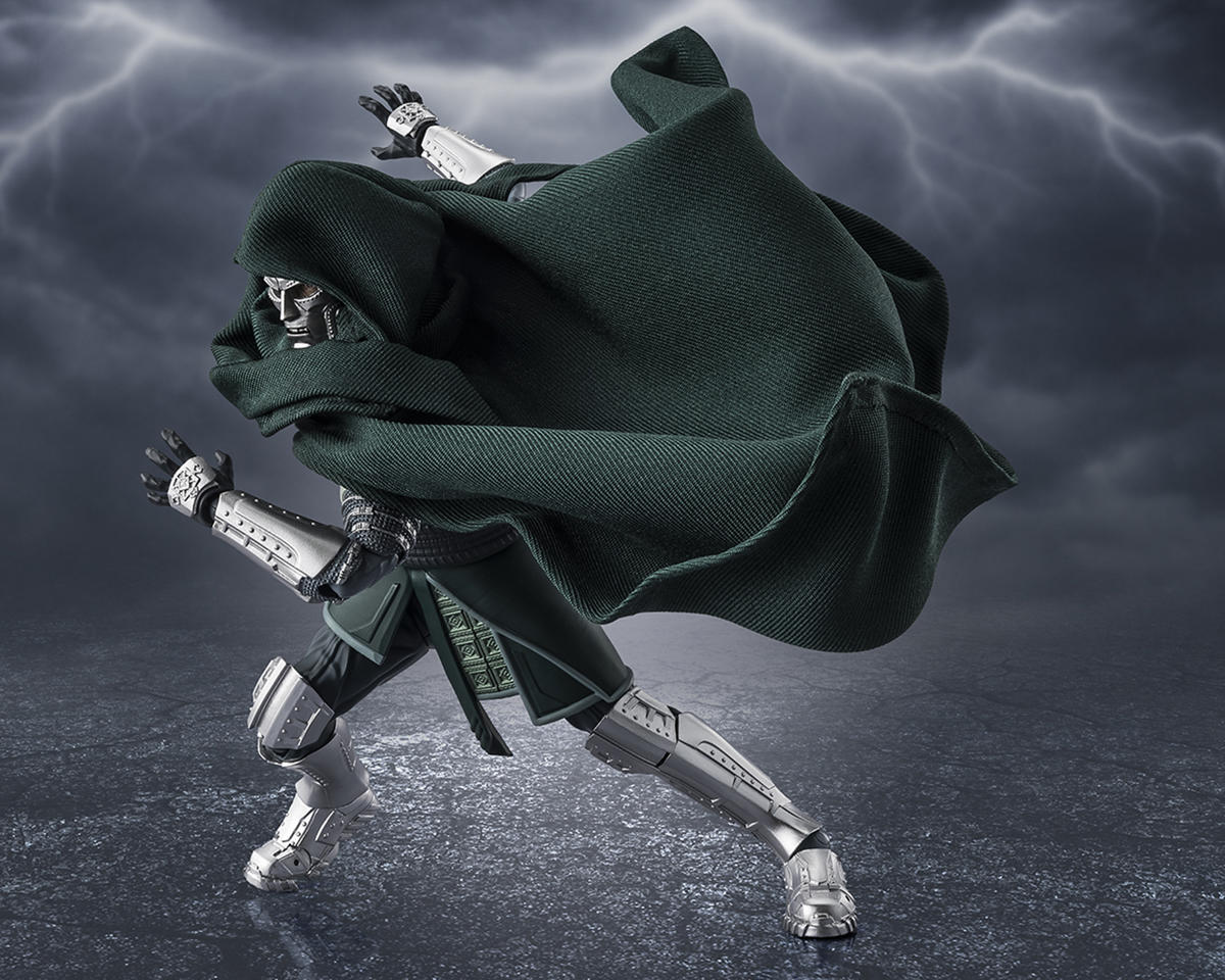 Bandai S.H. Figuarts Doctor Doom "Marvel Avengers: Doomsday" Action Figure