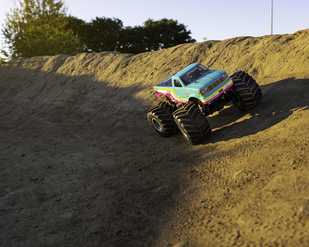 JConcepts Reactor Stage 2 "Wolf" 1/10 Electric 4x4 Monster Truck Kit (Classic)