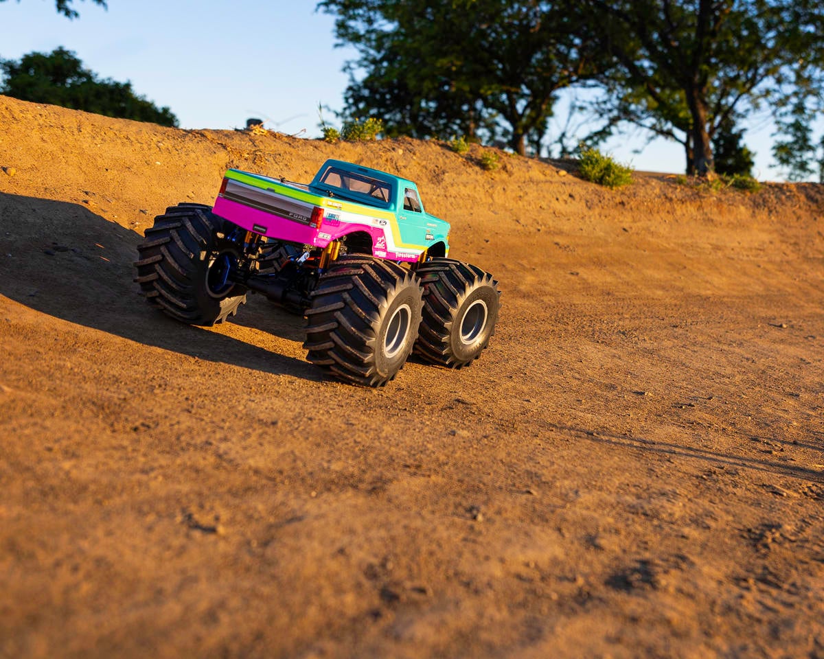 JConcepts Reactor Stage 2 "Wolf" 1/10 Electric 4x4 Monster Truck Kit (Classic)