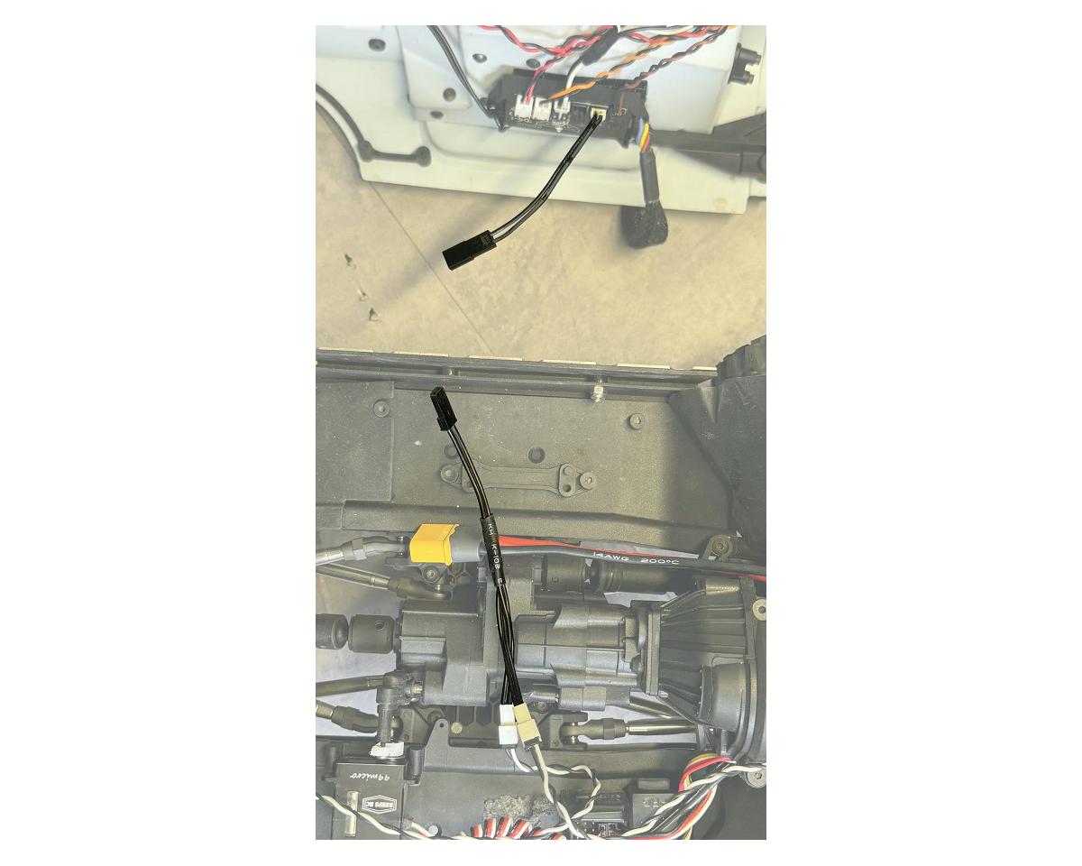 MyTrickRC 2-Way LED Splitter w/Quick Disconnect