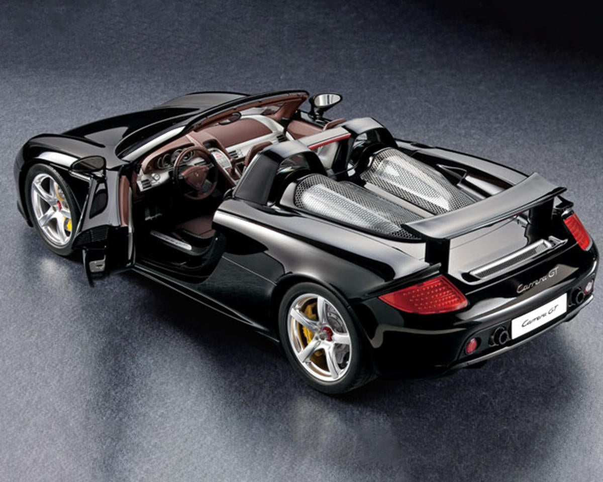 Tamiya 1/12 Porsche Carrera GT Premium Model Kit