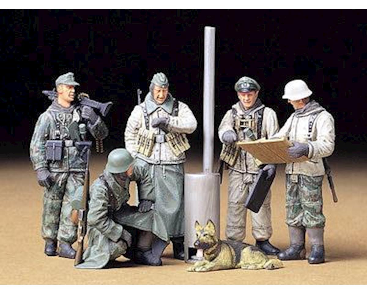 Tamiya 1/35 German Soldiers at Field Briefing