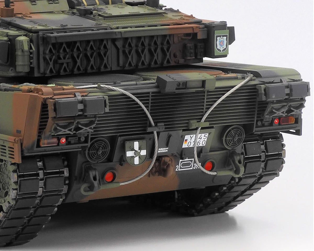 Tamiya 1/16 German Leopard 2 A7V Scale Electric RC Tank Kit (Full Option)